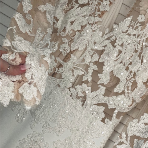 Gorgeous Pronovias wedding dress style 3605 - Picture 7 of 9